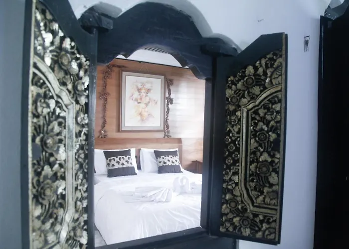 Lodge Legon House *