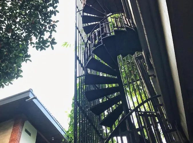 Lodge Legon House